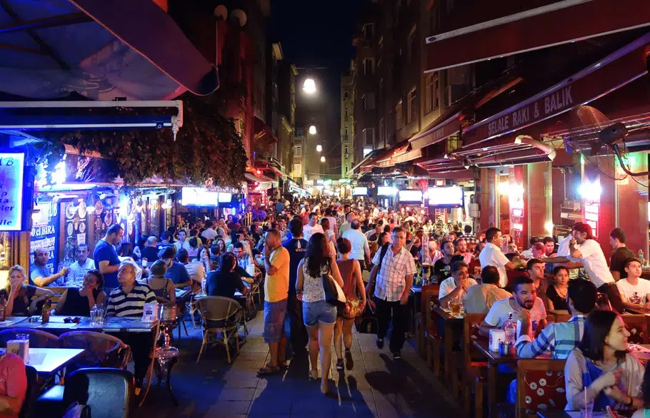 İstiklal caddesi gece hayatı